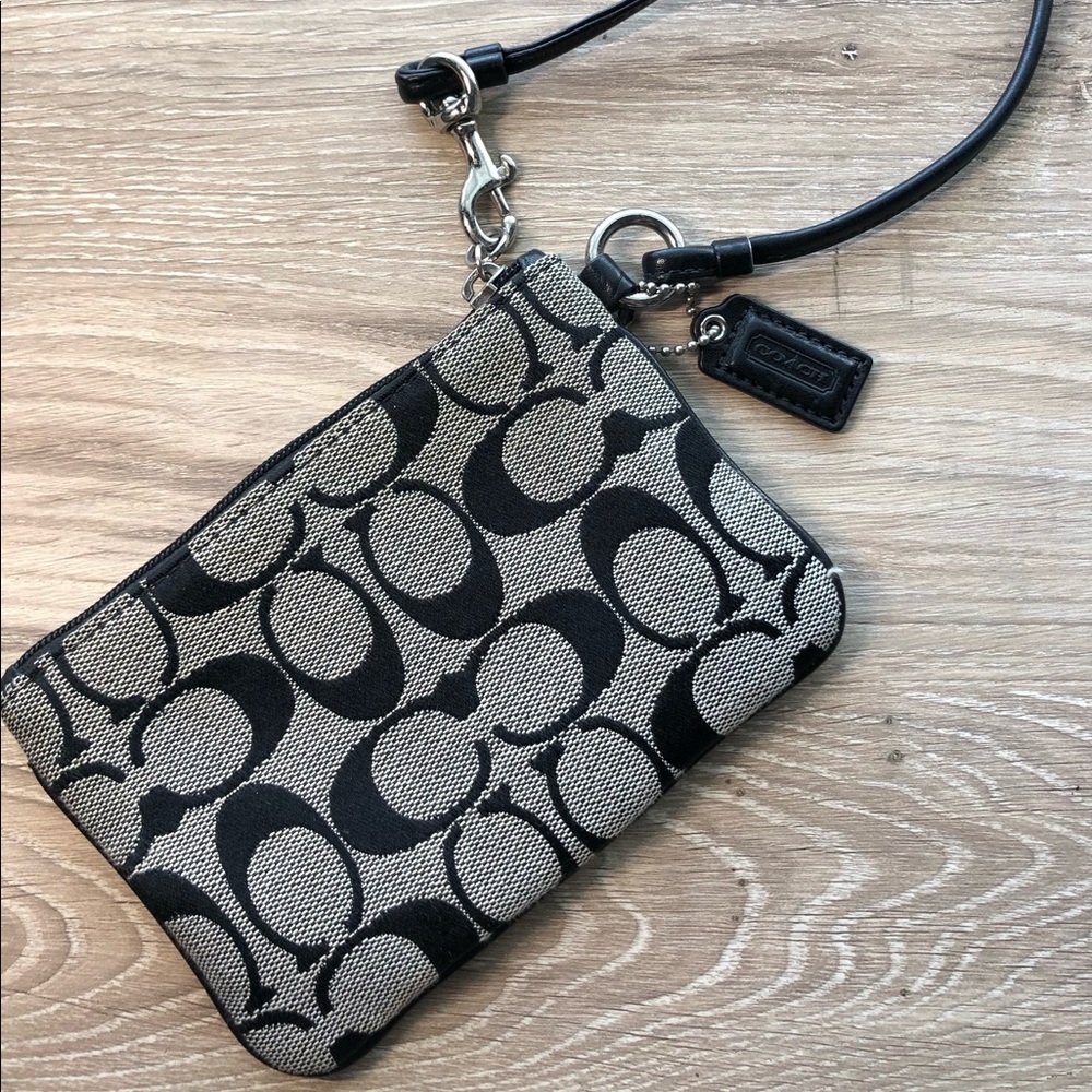 Coach Wristlet - Picture 4 of 9
